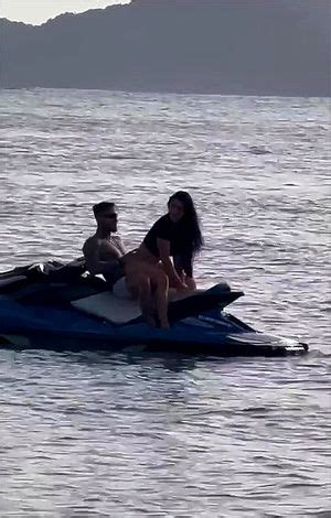 Watch jetsky Agua Público Babe Porn SpankBang