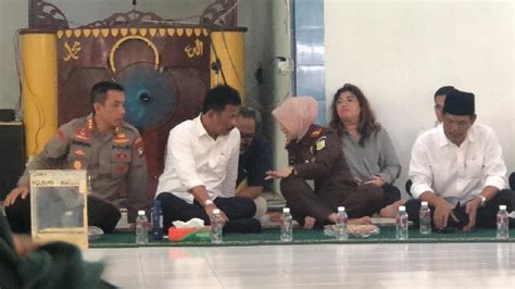 Tolak Relokasi Warga Rempang Sampaikan 10 Tuntutan Di Depan Kepala Bp