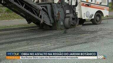 Meio Dia Paran Curitiba Rua No Jardim Nico Est Passando Por