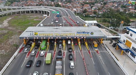 Arus Balik Mudik Padat One Way Dan Contraflow Tol Trans Jawa