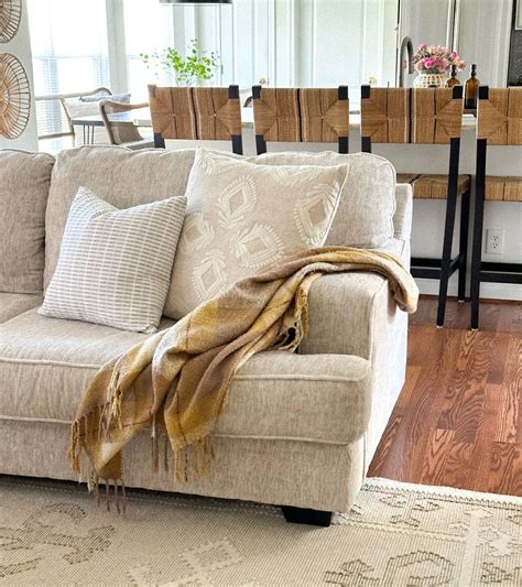 Cozy Cuddly Ways To Style A Throw Blanket On A Couch Home By Alley