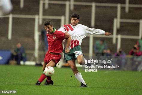 IAN RUSH, WALES. ZLATKO IANKOV, BULGARIA News Photo - Getty Images