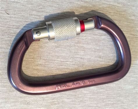 PETZL AmD Lightweight Asymmetric Screw Lock Carabiner Purple 28 KN