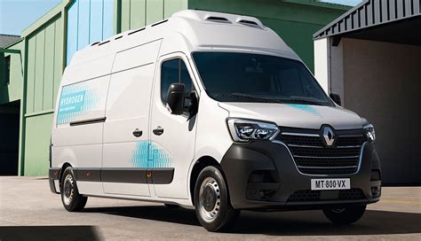 Mondial de l Auto 2024 le Renault Master hydrogène à l honneur chez HYVIA