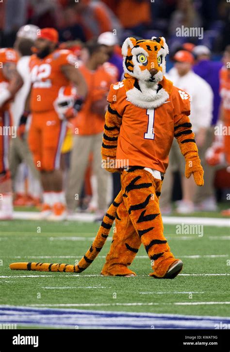 Alabama Crimson Tide Mascot Hi Res Stock Photography And Images Alamy