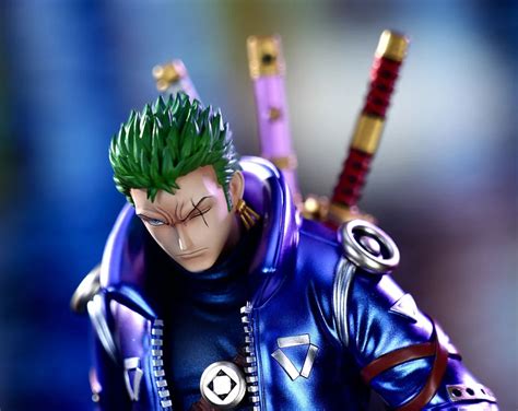 GG Studios Roronoa Zoro Figure GKLOOP