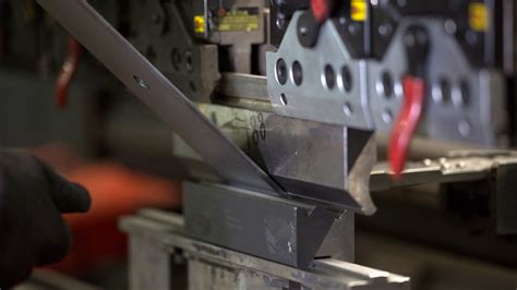 Metal Forming: Bending Raw Steel into Functional 3D Components