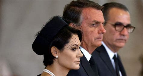 Jair Bolsonaro Viaja A Londres Por Isabel Ii E Improvisa Un Mitin