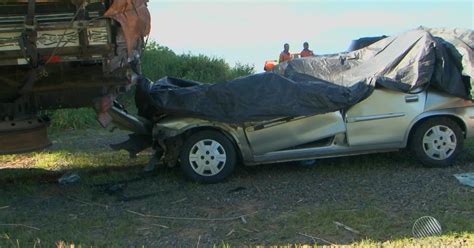 G1 Quatro Pessoas Morrem Em Acidente Entre Carro E Caminhão Na Br 324