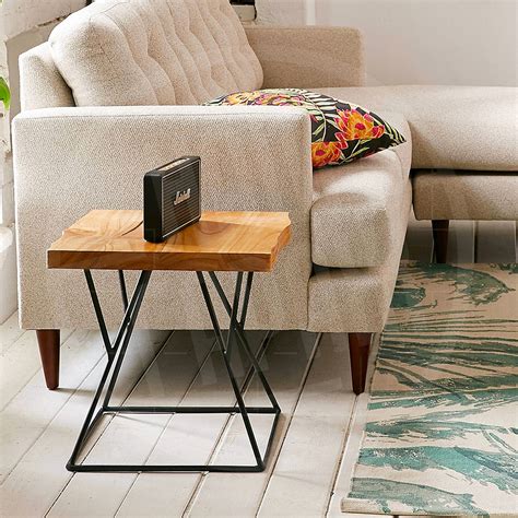 Журнальный столик лофт в интерьере (73 фото) - 73 фото