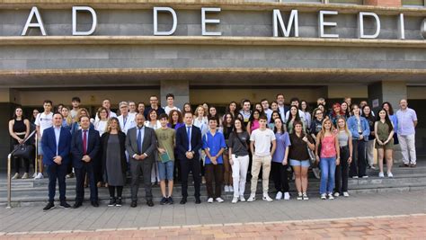 Medio Centenar De Alumnos Inauguran El Grado De Psicolog A En La