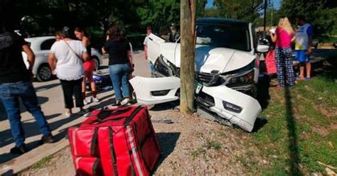 Joven Conductora Invade Carril Y Choca Saldo Heridos