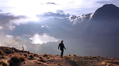 Hd Wallpaper Indonesia Mount Rinjani Volcano Hike Mountain Sunset