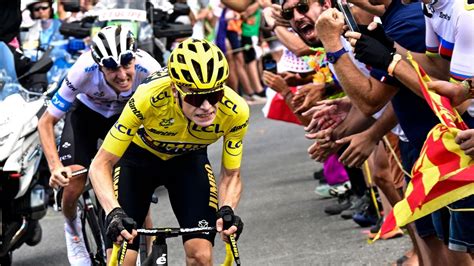 Tour de France brutal Heftiger Massensturz stoppt Peloton früh