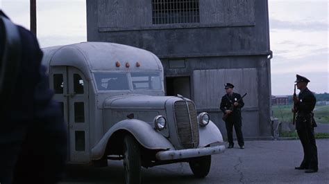 Bus And Prison In The Shawshank Redemption 1994 Stills And Screengrabs Shot Cafe