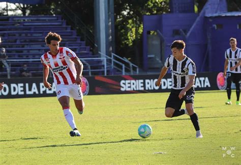 Montevideo Wanderers X River Plate - Wanderers venció 2-0 a River Plate y avanzó a la final de la Copa 90 ...