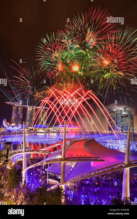 Singapore marina bay sands fireworks hi-res stock photography and ...