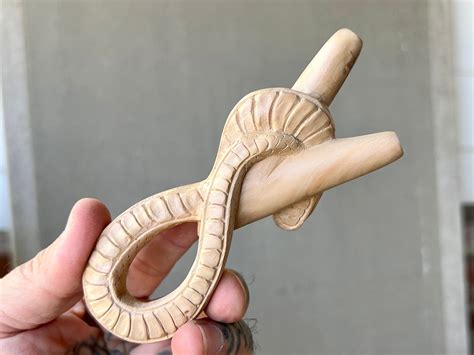 Serpent Kuripe Solid Wood Single Block Snake Kuripe Hand Carved