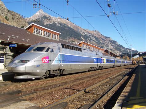 Alstom TGV Reseau SNCF Société nationale des chemins de fer français