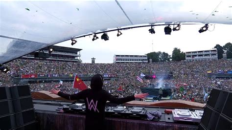 Alan Walker Spectre Live Tomorrowland 2018 - YouTube