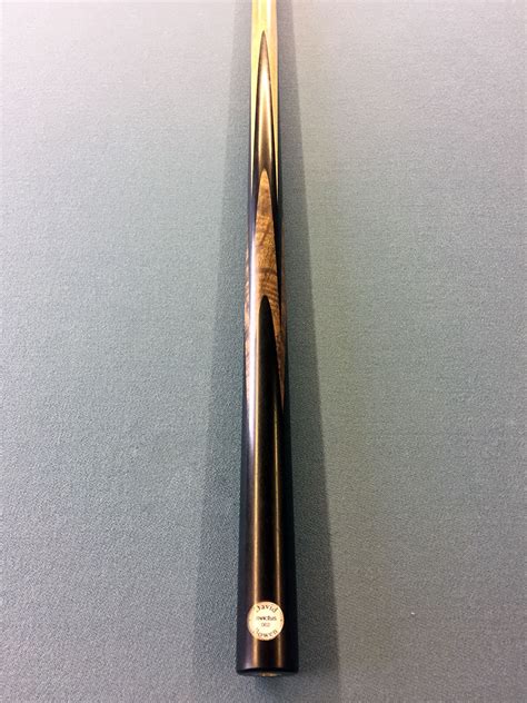 Invictus Cue Pear Wood shaft | David Bowen Cues | Pear wood cue