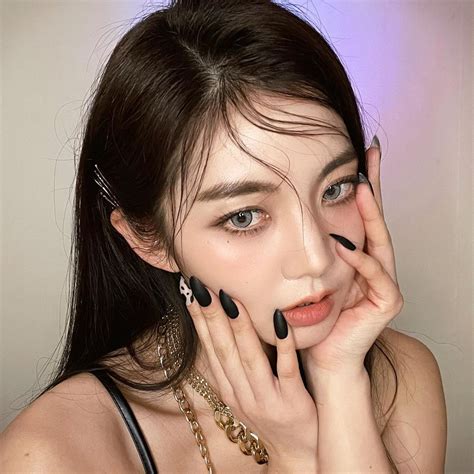 Lee Chae Eun Korean Model Pinup Lee Nose Ring Jewelry