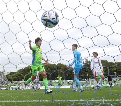 ＜湘南・名古屋＞前半、この日自身1得点目のゴールを決め喜ぶ湘南・大橋（撮影・西海健太郎） ― スポニチ Sponichi Annex サッカー