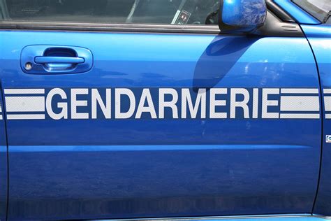 Haute Savoie Trois Gendarmes Bless S L Un Gri Vement Dans Une