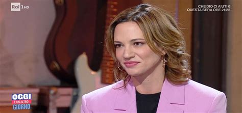 Asia Argento Foto Hot Rimossa Per Adescamento Adulti Corona Bella Come Il Sole