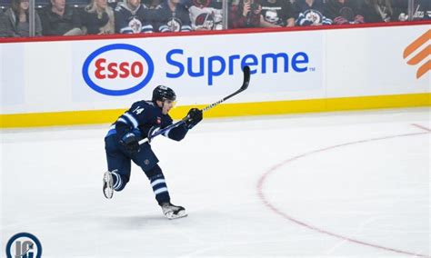 Winnipeg Jets Reduce Training Camp Roster To 24 Again Illegal Curve