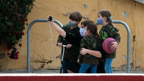 Fotos Los Niños Vuelven A Las Calles En España Tras Más De 40 Días De