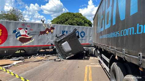 Carreta é atingida por trem em Jandaia Jandaia Online