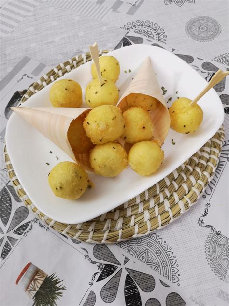 Palline Di Patate Filanti Semplicemente In Tavola