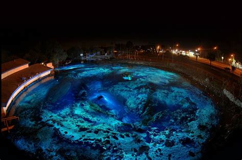 Amazing underwater caves - Pictolic