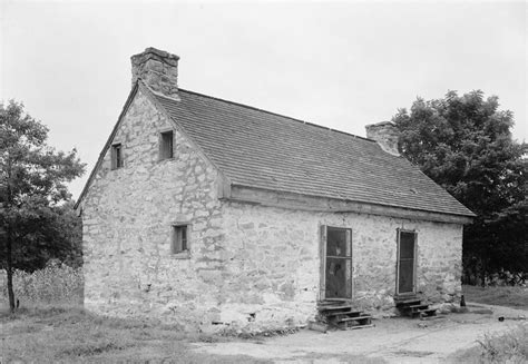 File:Stone slave quarters Berry Hill Plantation Virginia.jpg ...