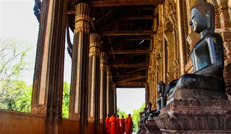 Laos Culture → Interesting Facts: Tradition, Etiquette & Religion