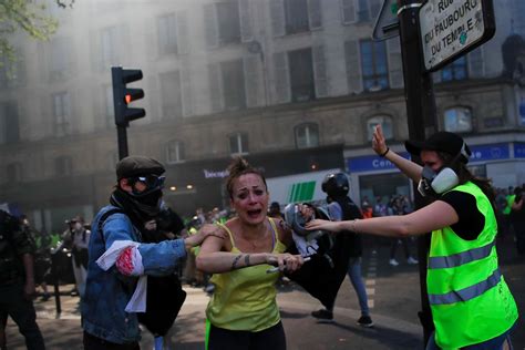 Coletes amarelos fazem o 23º protesto seguido na França Mundo G1