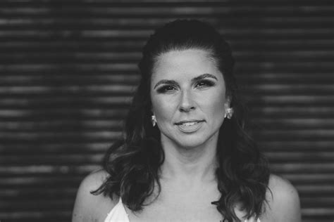 Manuela Oliveira – Medium