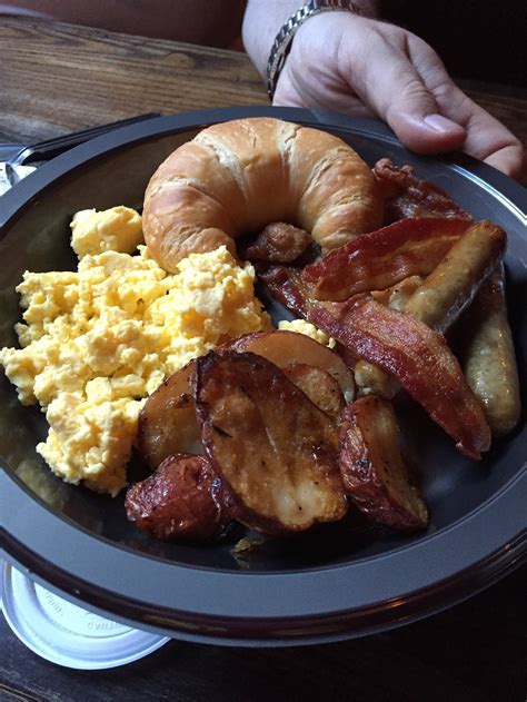 Breakfast at 3BroomSticks & LeakyCauldron - worth it? | The DIS Disney