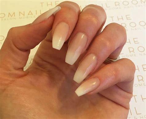 French Fade Nails Der Angesagteste Trend Im Sommer 2023