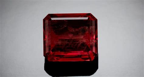 5 Things to Know About Red Beryl – Hubert Jewelry – Fine Diamonds and ...