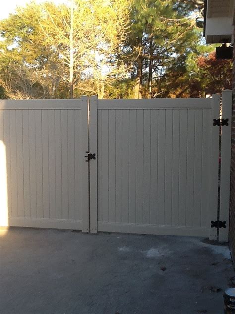 Vinyl Privacy Fences Wilmington Nc T And D Custom Fences And Decks