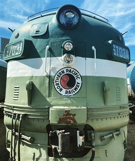 northern pacific  diesel electric  inland nw rail museum