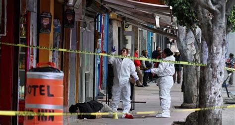 Mujer Es Asesinada Afuera De Una Tienda De Abarrotes