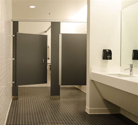 Ironwood Manufacturing Laminate Toilet Partitions And Zero Sightline