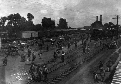 Ej Rcito Constitucionalista En Una Estaci N De Ferrocarril Mediateca Inah