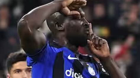 Lotta Al Razzismo Lukaku Graziato Per La Sua Reazione Applausi