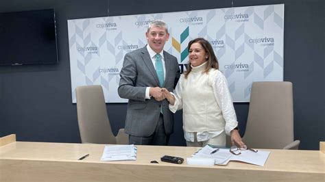 Cajaviva Caja Rural entrega más de 7 000 euros a la asociación Las