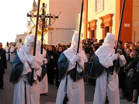 In Puglia Incontri Di Approfondimento Sui Riti Della Settimana Santa