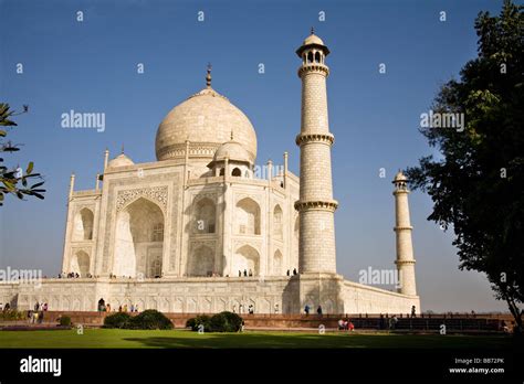 The Taj Mahal Agra Uttar Pradesh India Stock Photo Alamy